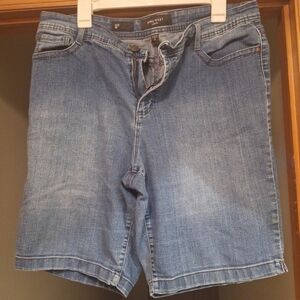 Women's nine West shorts